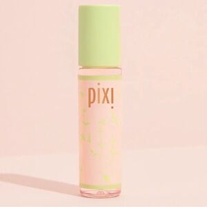 ❤️ 3/$25 Pixi Glow-y Lip Oil in Mint-y